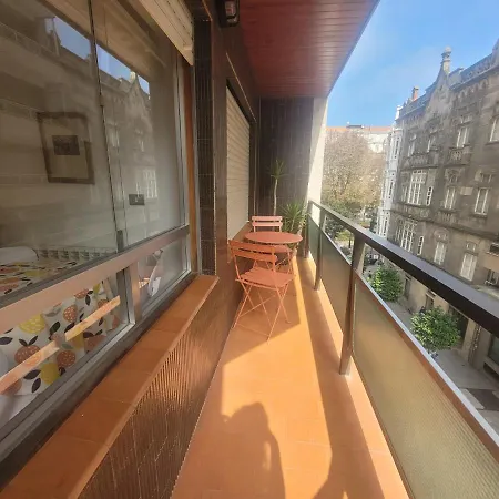 Appartamento Cíes Suites Velázquez Moreno 2 - Flats With Services Vigo
