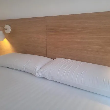 Cíes Suites Velázquez Moreno 2 - Flats With Services * Vigo